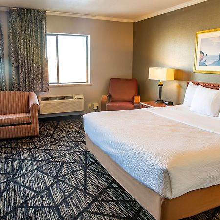 La Quinta Inn By Wyndham Milwaukee Airport / אוק קריק מראה חיצוני תמונה