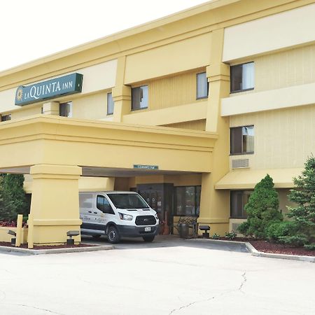 La Quinta Inn By Wyndham Milwaukee Airport / אוק קריק מראה חיצוני תמונה