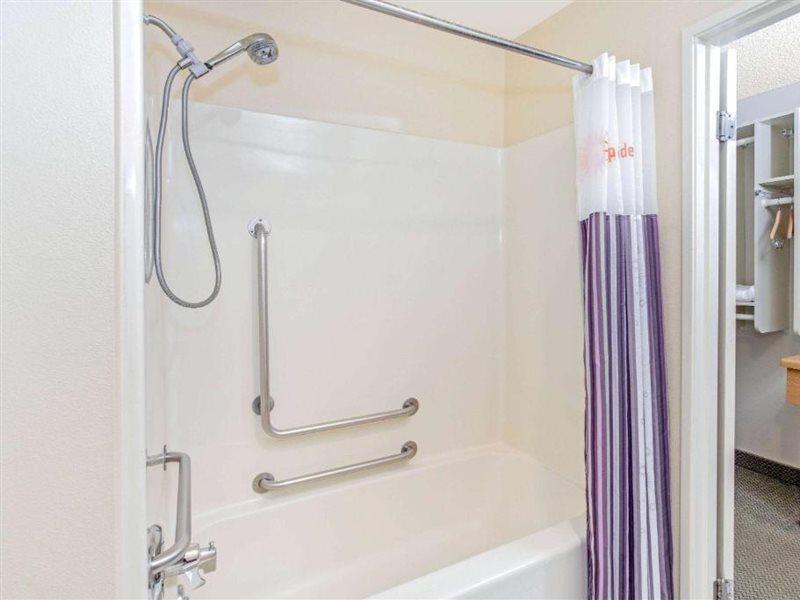 La Quinta Inn By Wyndham Milwaukee Airport / אוק קריק מראה חיצוני תמונה