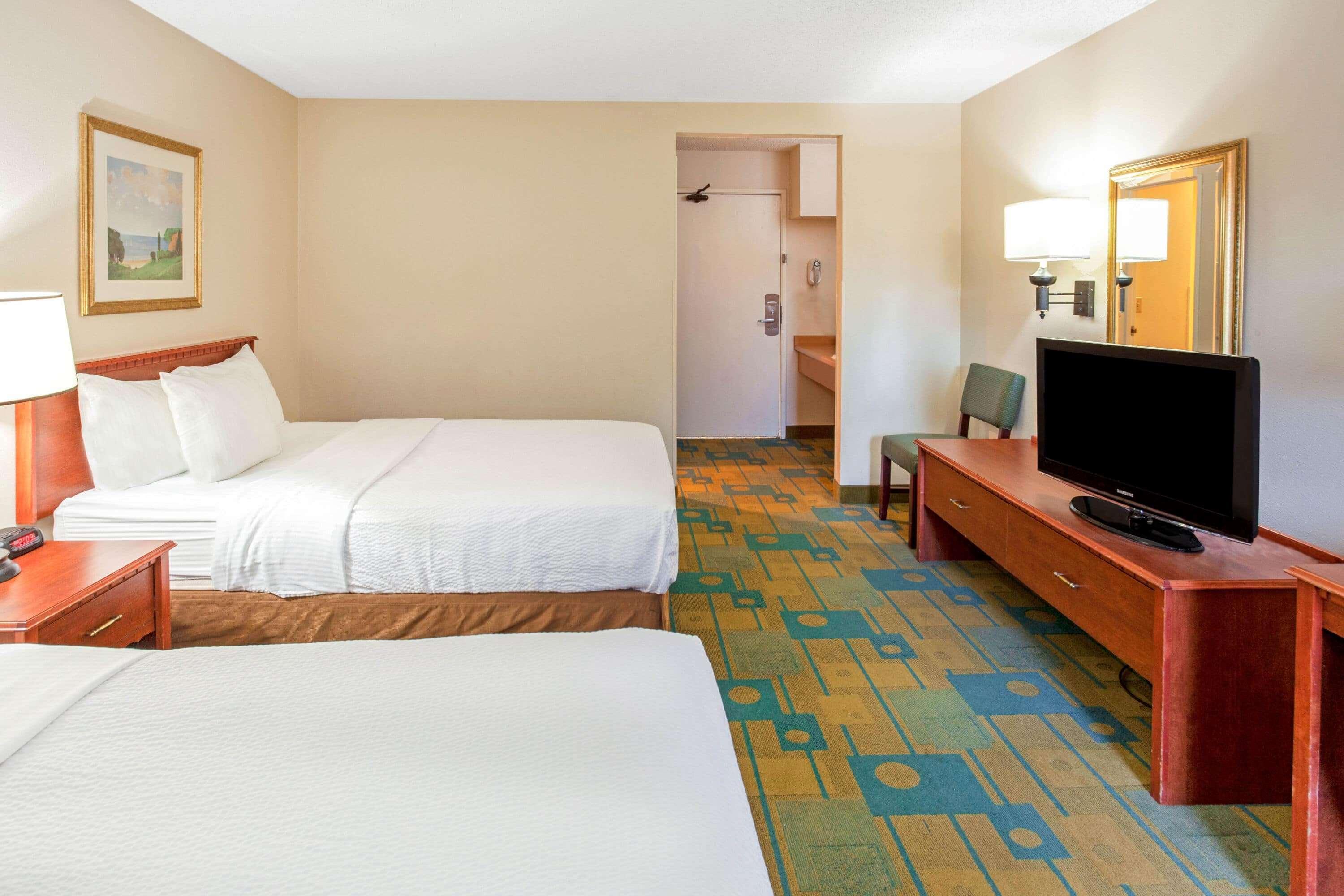 La Quinta Inn By Wyndham Milwaukee Airport / אוק קריק מראה חיצוני תמונה
