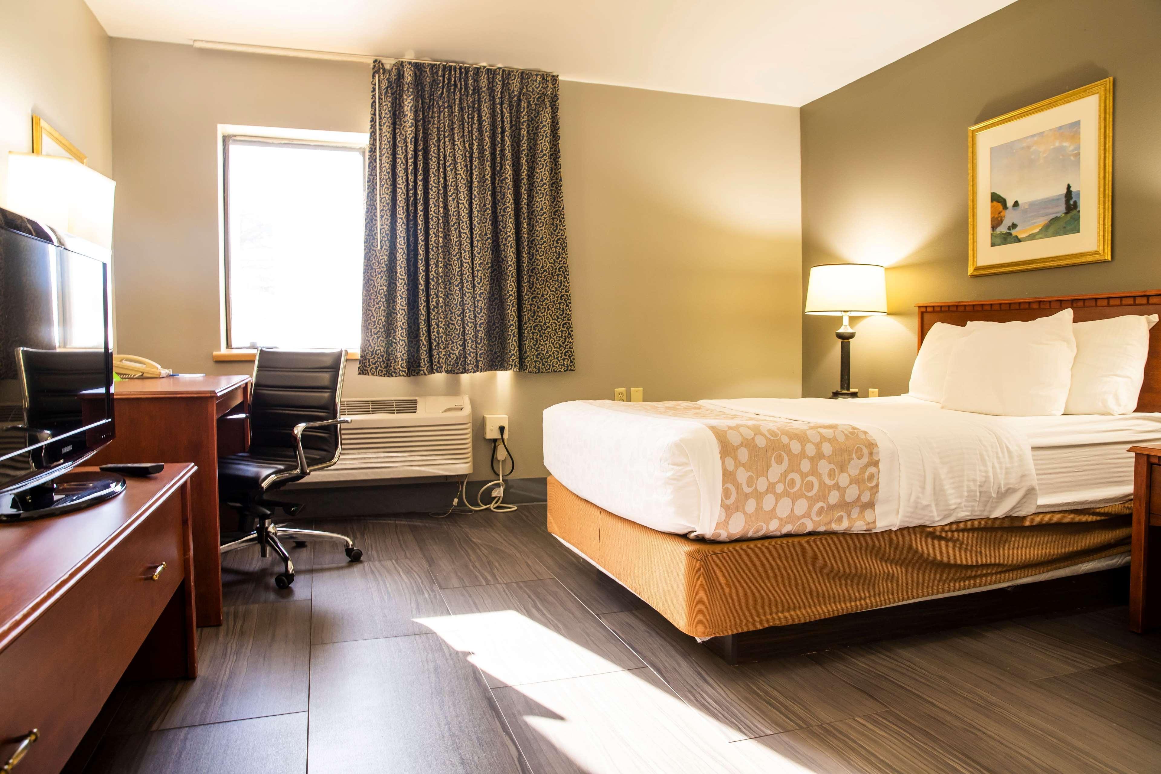 La Quinta Inn By Wyndham Milwaukee Airport / אוק קריק מראה חיצוני תמונה