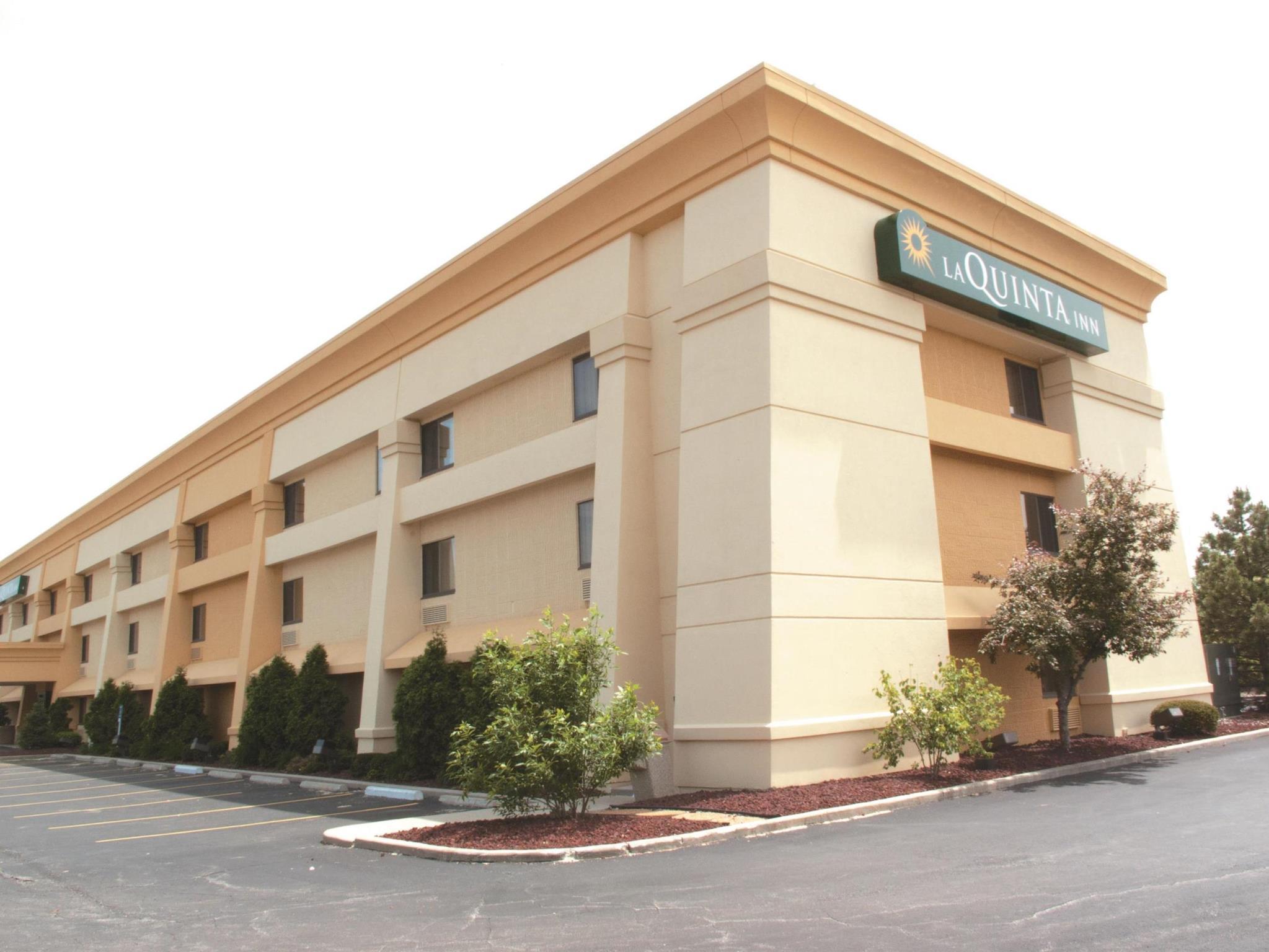 La Quinta Inn By Wyndham Milwaukee Airport / אוק קריק מראה חיצוני תמונה