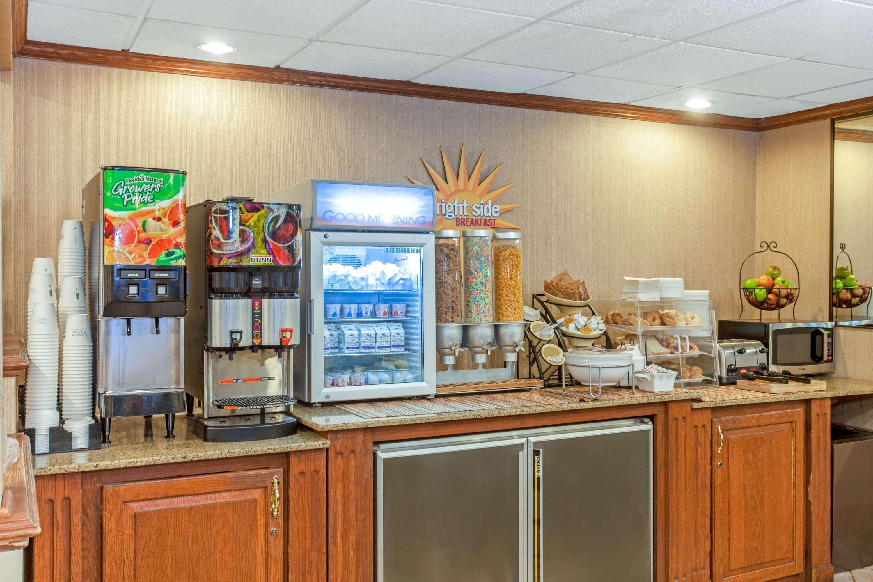 La Quinta Inn By Wyndham Milwaukee Airport / אוק קריק מראה חיצוני תמונה