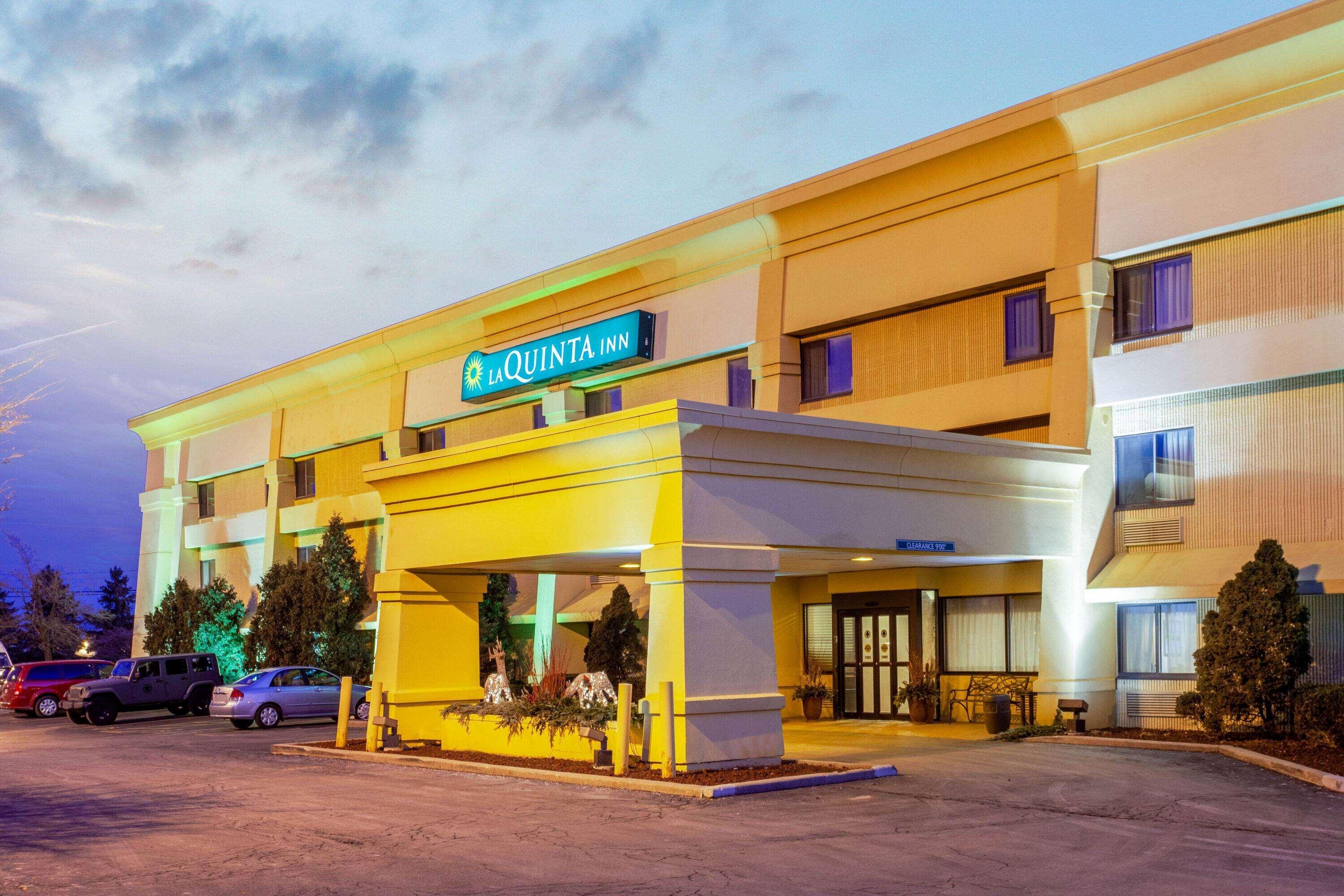 La Quinta Inn By Wyndham Milwaukee Airport / אוק קריק מראה חיצוני תמונה
