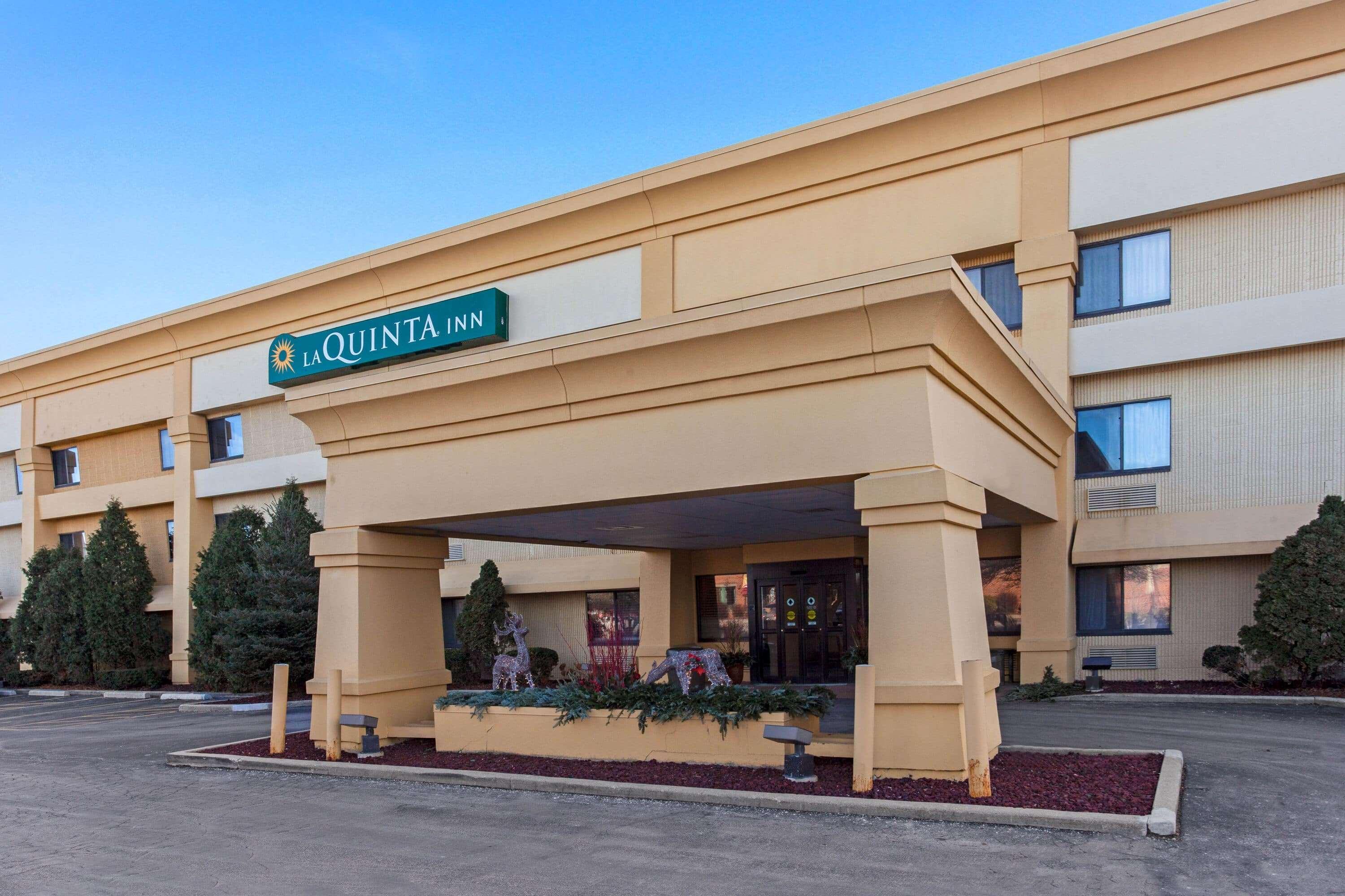 La Quinta Inn By Wyndham Milwaukee Airport / אוק קריק מראה חיצוני תמונה