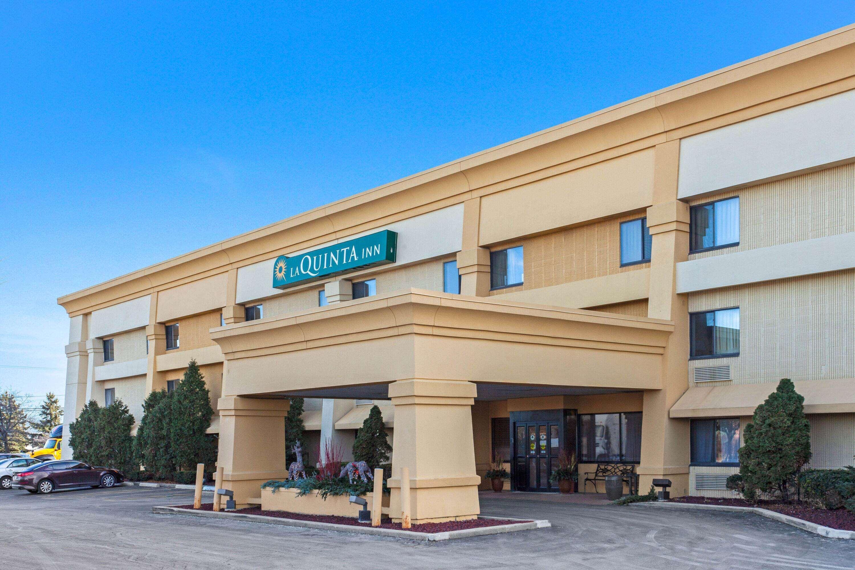 La Quinta Inn By Wyndham Milwaukee Airport / אוק קריק מראה חיצוני תמונה